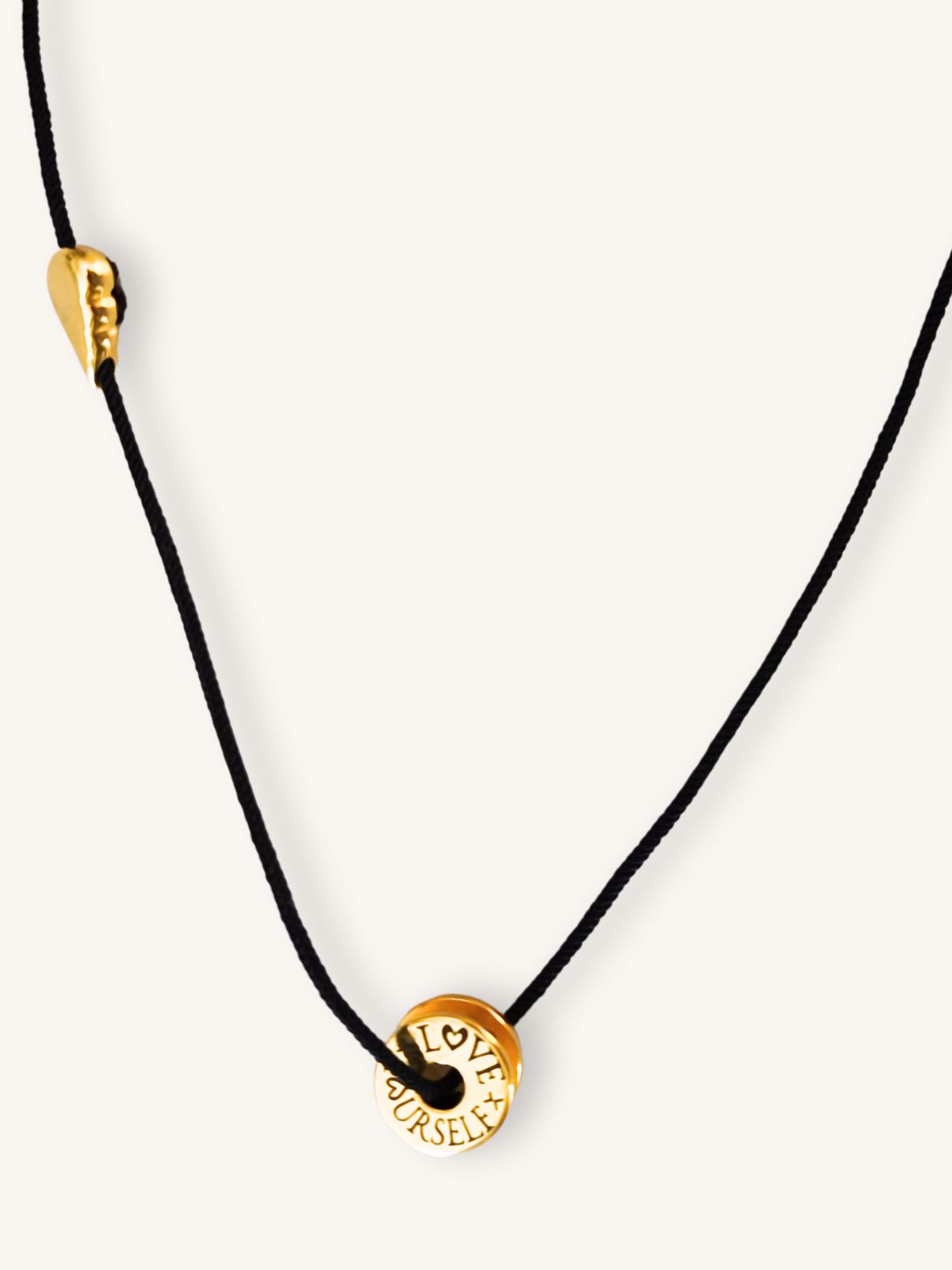 Κολιέ Γούρι με Χρυσό Charm '26 "LOVE YOURSELF" σε Σχήμα Καρούλι | Couronne