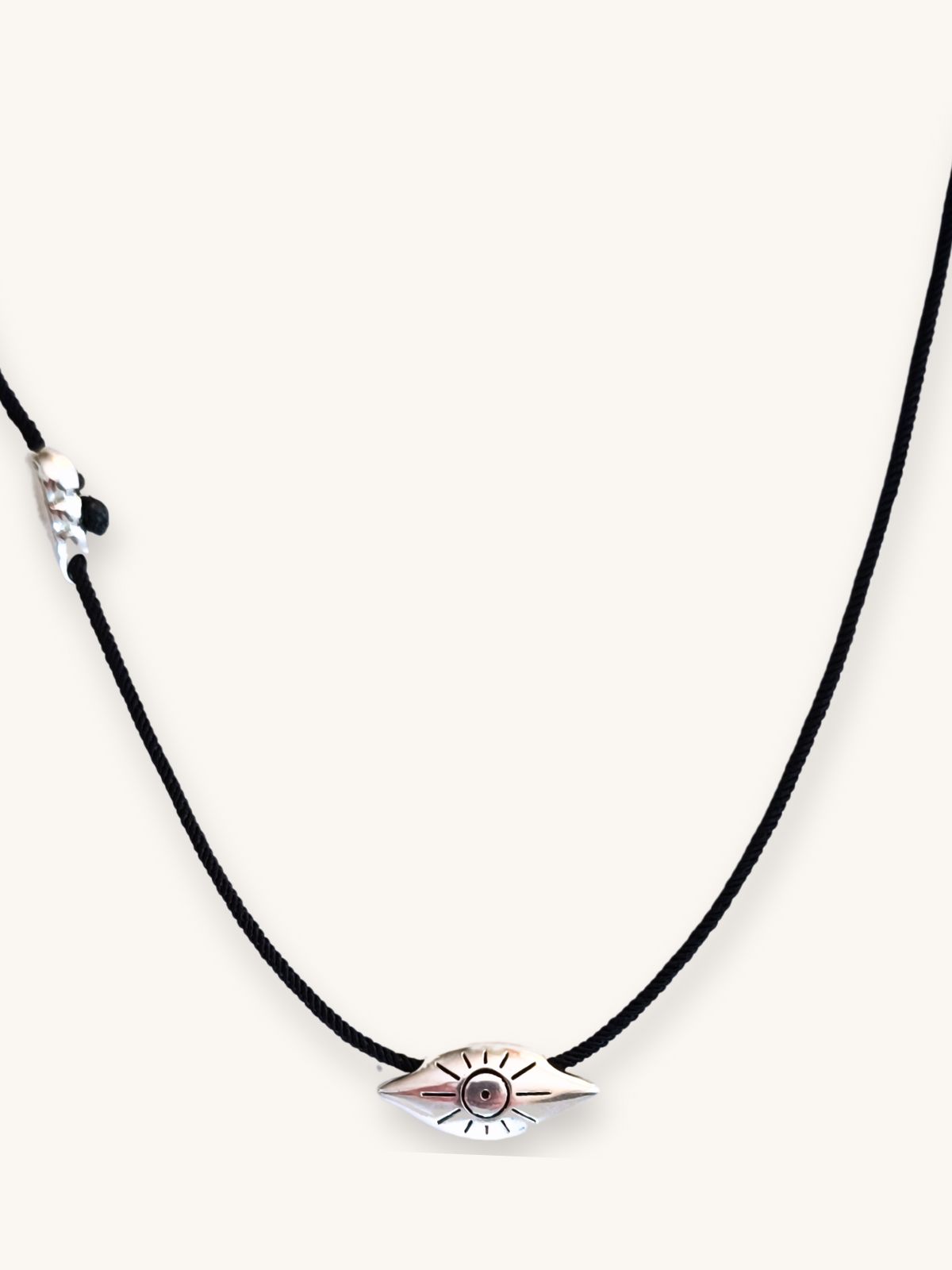 Κολιέ Γούρι με Ασημί Charm '26 με Μάτι | Couronne