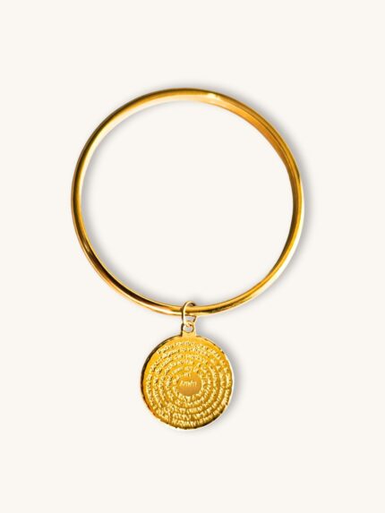 Βραχιόλι Bangle Χρυσό με Φλουρί & Ισπανική Προσευχή σε Σπειροειδή Χάραξη | Couronne