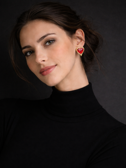 Σκουλαρίκια Χρυσά με Κόκκινες Καρδούλες σε Υφή Φράουλας | Couronne