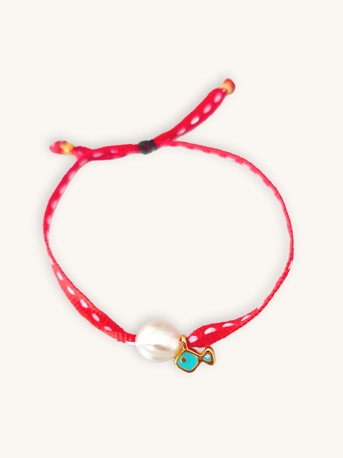 vrachioli-kokkino-lefko-kordoni-perlitsa-tirkouaz-psaraki Βραχιόλι με κόκκινο-λευκό κορδόνι, περλίτσα και τιρκουάζ ψαράκι