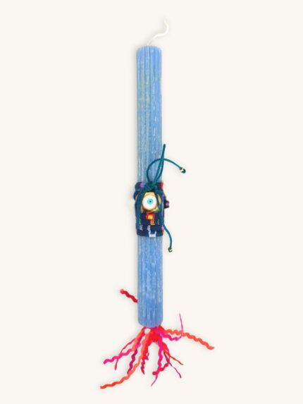 Γαλάζια πασχαλινή λαμπάδα με αρωματικό κερί, ουρίτσα από κορδελίτσες με λευκό σταυρουδάκι και συνοδευτικό κολιέ βεραμάν κορδόνι με χρυσό μάτι