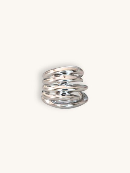 Ασημί πολύσειρο ear cuff με κυματιστές γραμμές